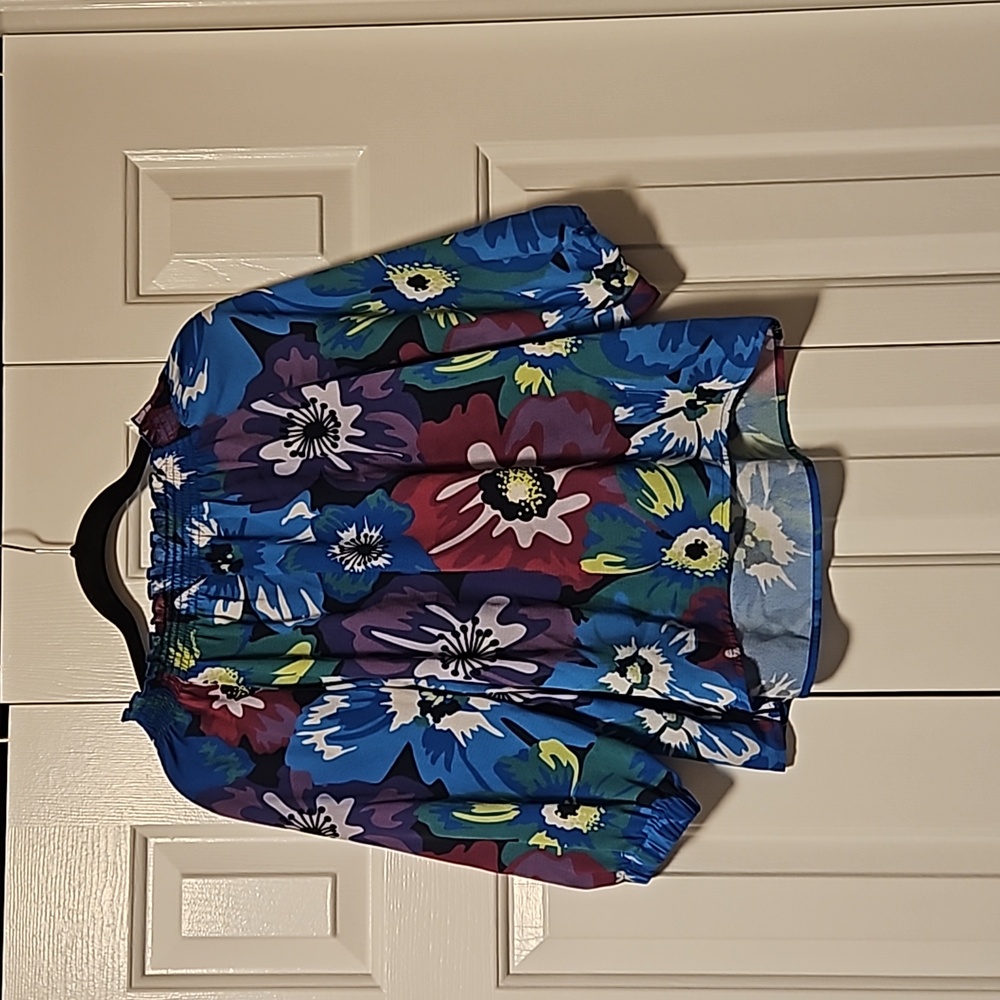 💖  $5 add to bundle item DG2 off the shoulders flower power blouse💖